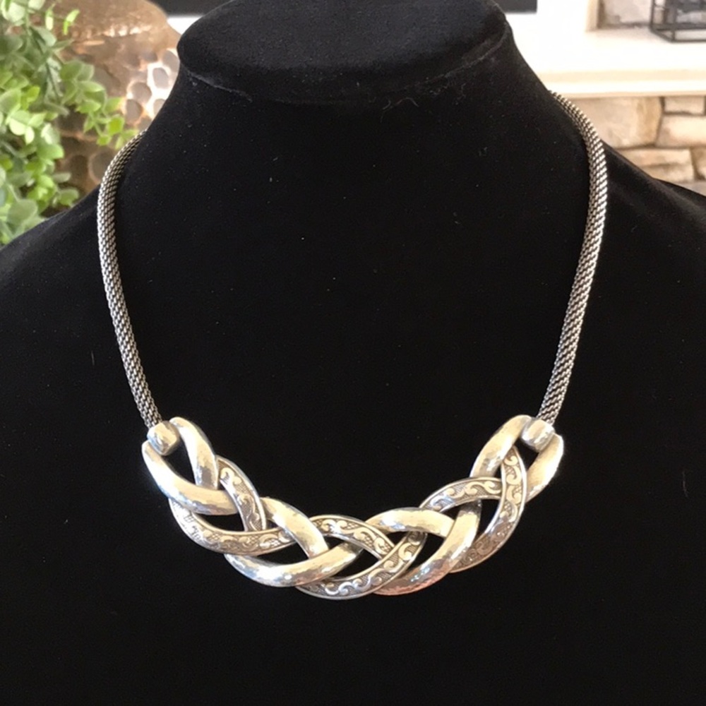 Brighten Necklace